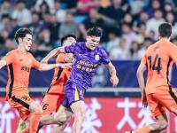 开云官方app入口-球队主帅为球员鼓舞士气，期待更好表现的简单介绍