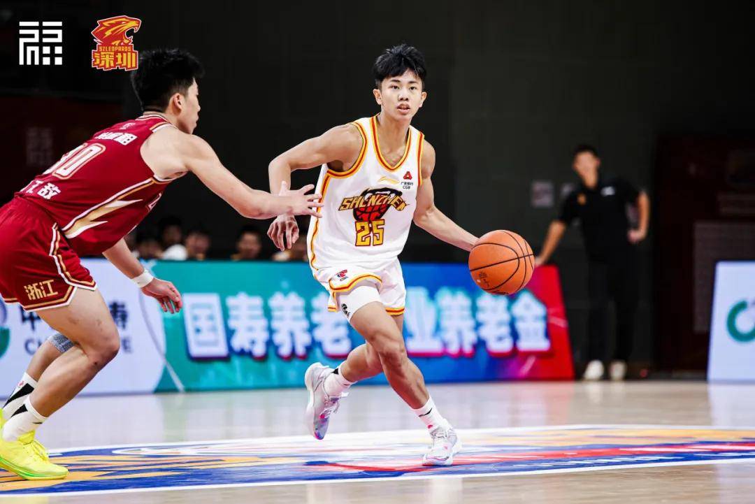 关于深圳男篮战胜对手，实力突出的信息