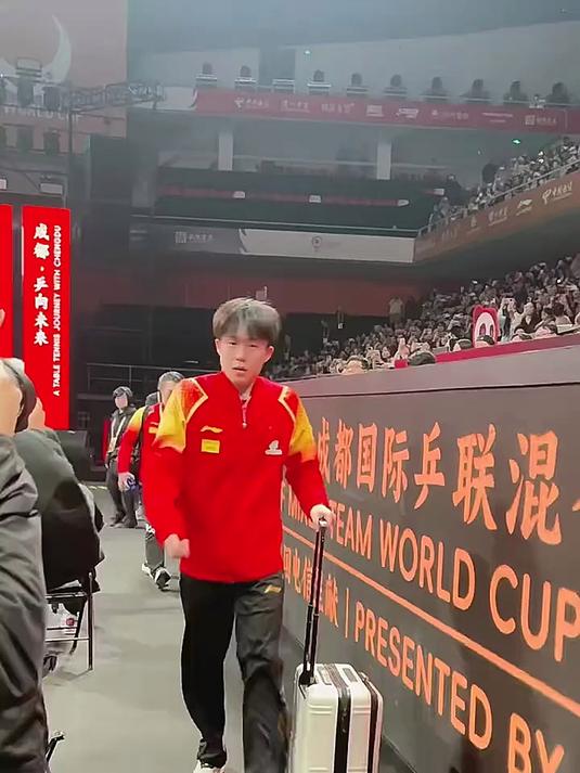 主场比赛中球队表现出色，轻松取胜