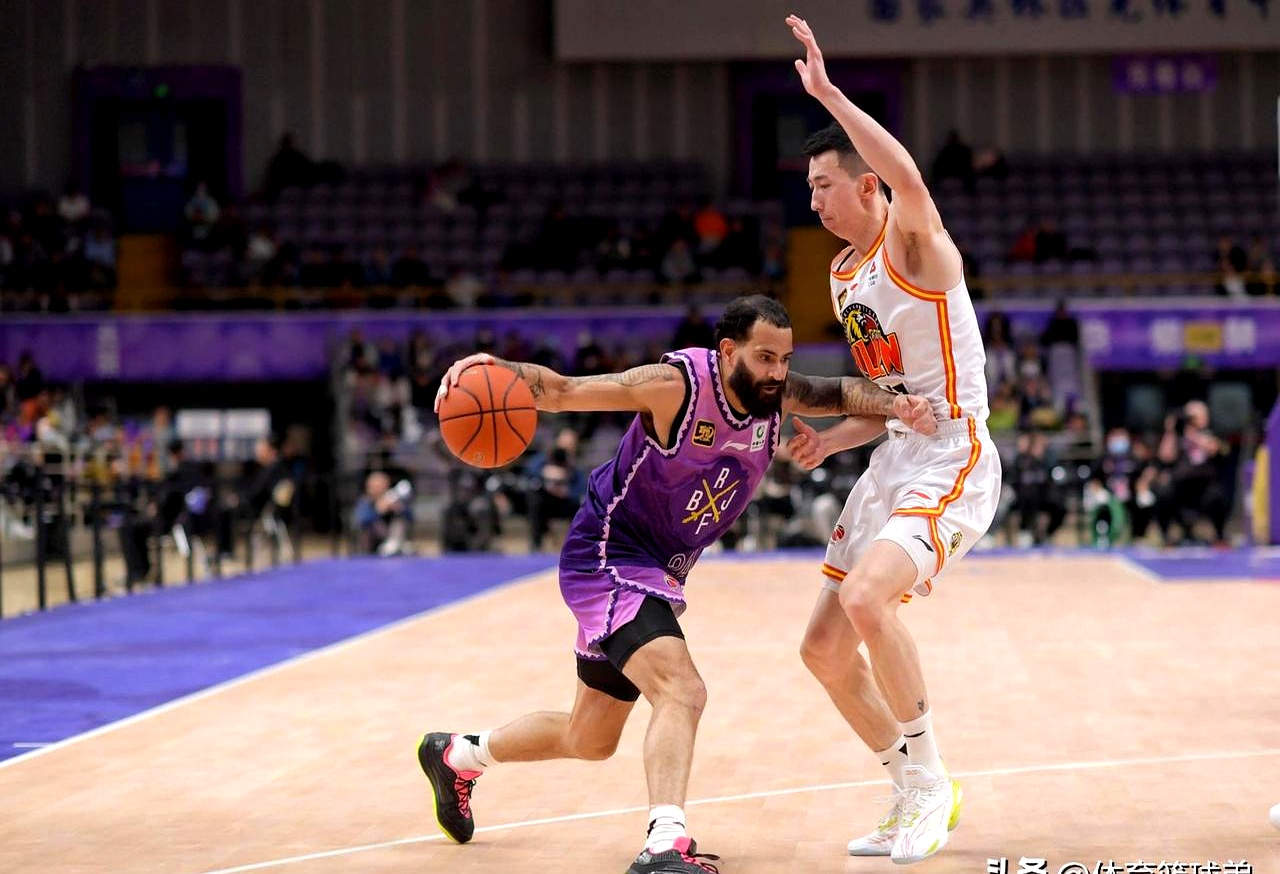 吉林队主场大胜黑龙江队,斩获胜利 吉林队主场大胜黑龙江队,斩获胜利