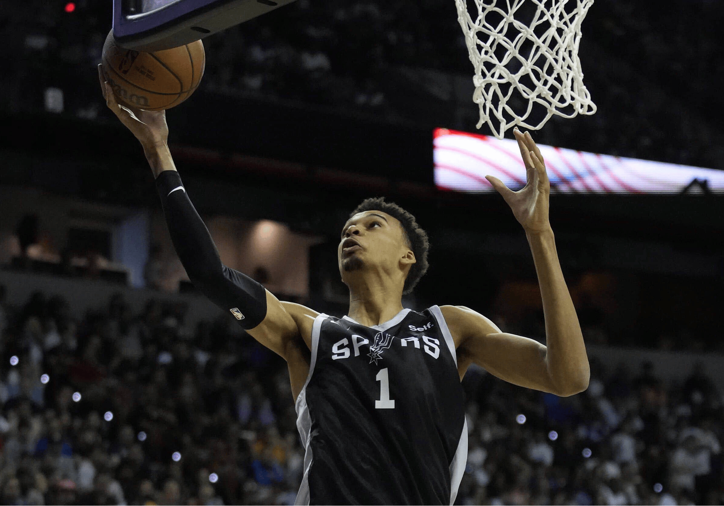 NBA未来之星新视频曝光年轻球员表现惊艳