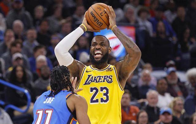 湖人不敌魔术,詹姆斯空砍30+6+5 湖人不敌魔术,詹姆斯空砍30+6+5