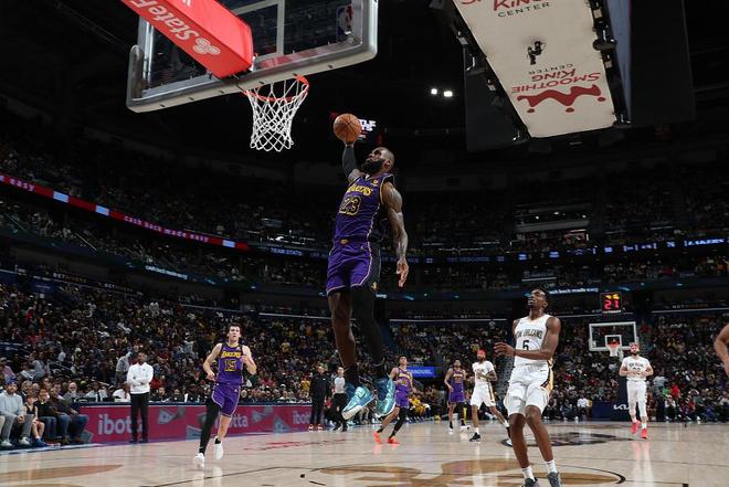 湖人惨败猛龙,詹姆斯空砍18分的简单介绍 湖人惨败猛龙,詹姆斯空砍18分的简单介绍