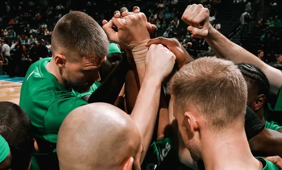 勇士后卫失准,凯尔特人客场惨败 勇士后卫失准,凯尔特人客场惨败