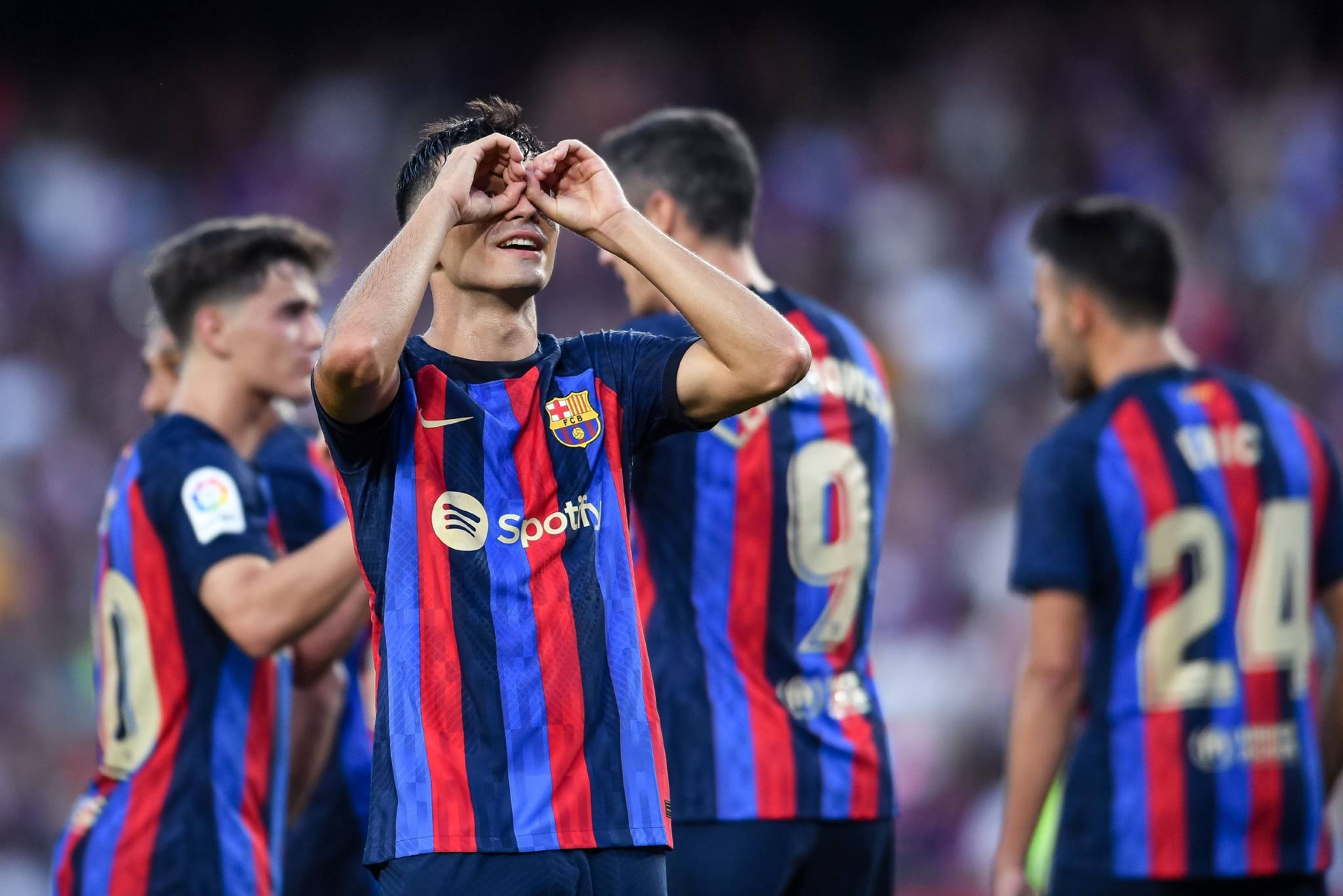 关于雅典奥林匹亚科斯队球员集体许愿，力争夺冠的信息