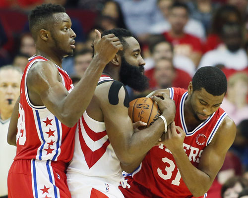 江苏队横扫76人,胡金秋带队取胜 江苏队横扫76人,胡金秋带队取胜