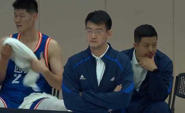 江苏队横扫76人,胡金秋带队取胜 江苏队横扫76人,胡金秋带队取胜